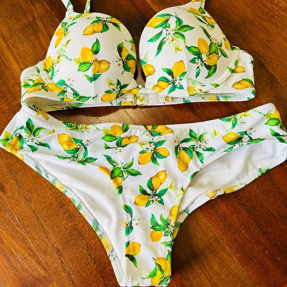 Victoria’s Secret White & Yellow Lemon Bombshell Bra Bikini - Picture 7 of 11